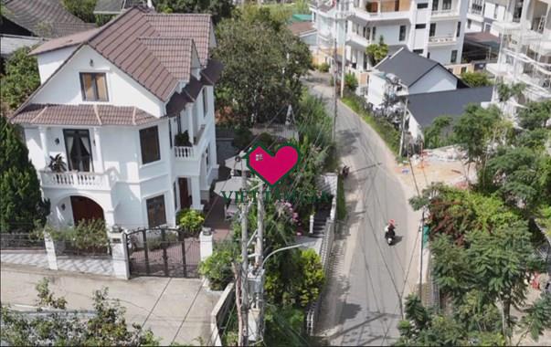Biệt thự nội thất cao cấp tại mặt chính An Bình Phường Xuân Hương - Đà Lạt