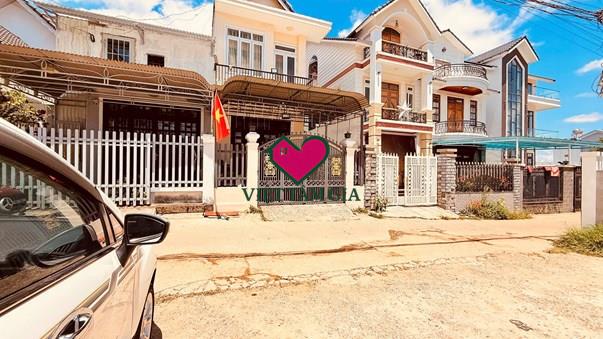 Cần bán căn biệt thự gấp thuận tiện nghỉ dưỡng thuận tiện đi lại tại Phường Lâm Viên - Đà lạt