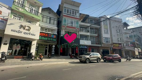 Bán nhà mặt tiền đường Nguyễn Văn Trỗi Phường Xuân Hương -Đà Lạt trung tâm tiện di chuyển.
