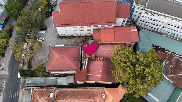 Bán khách sạn mặt tiền đường Lê Thị Hồng Gấm Phường Xuân Hương - Đà Lạt trung tâm tiện đi lại.