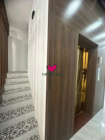 Bán nhà phố đường Đào Duy Từ Phường Xuân Hương - Đà Lạt thuận tiện kinh doanh.