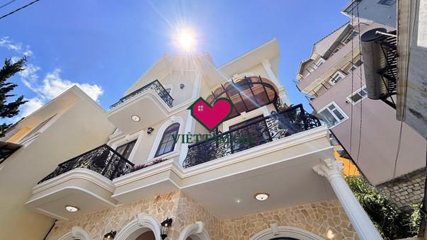 Bán biệt thự sân vườn đường Ngô Thì Nhậm Phường Xuân Hương - Đà Lạt trung tâm thuận tiện di chuyển.